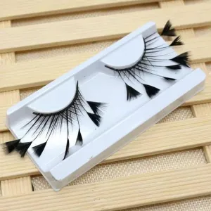 Triangle Tipped Feather Eyelashes - Black