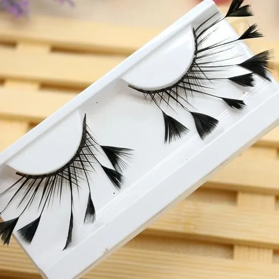 Triangle Tipped Feather Eyelashes - Black