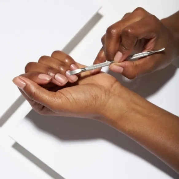 Tweezerman	Cuticle Pushy / Pusher and Nail Cleaner